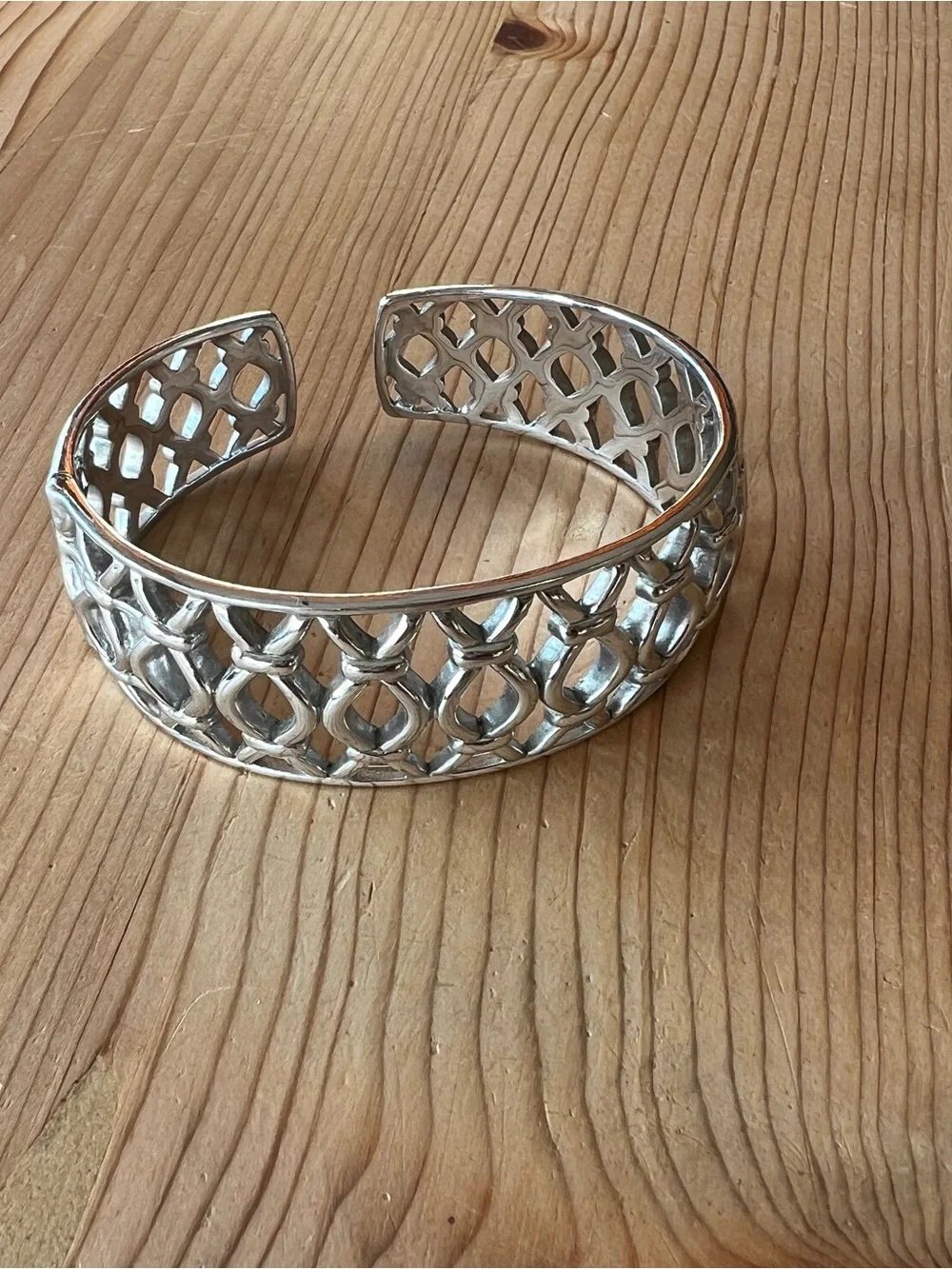 Ariva Sterling  Lattice Hinged Cuff Bracelet - 🤍